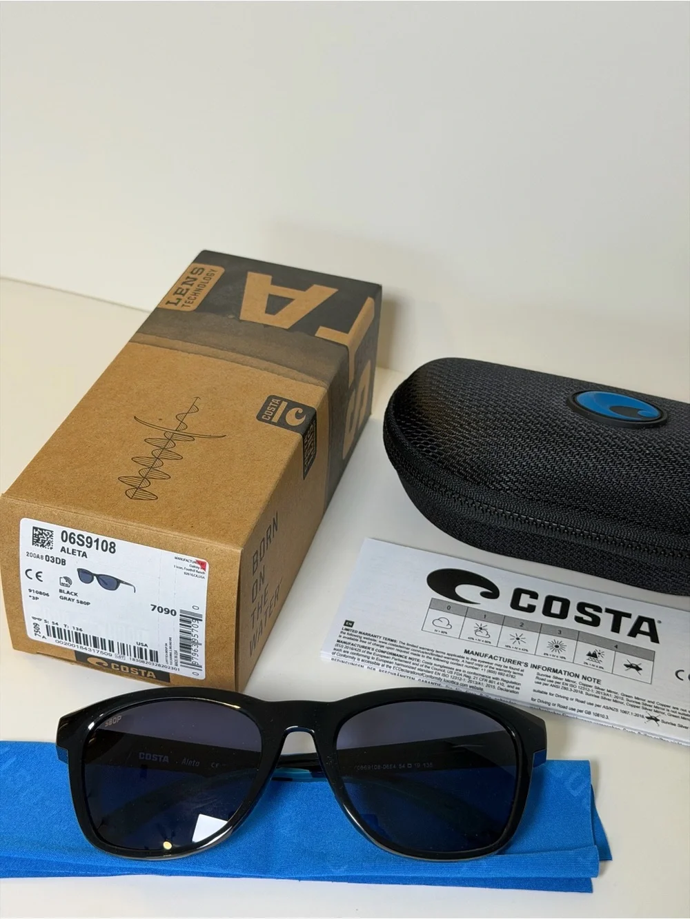 NIB Costa Del Mar Aleta Polarized Sunglasses Black Gray NEW Women’s 54-19-136